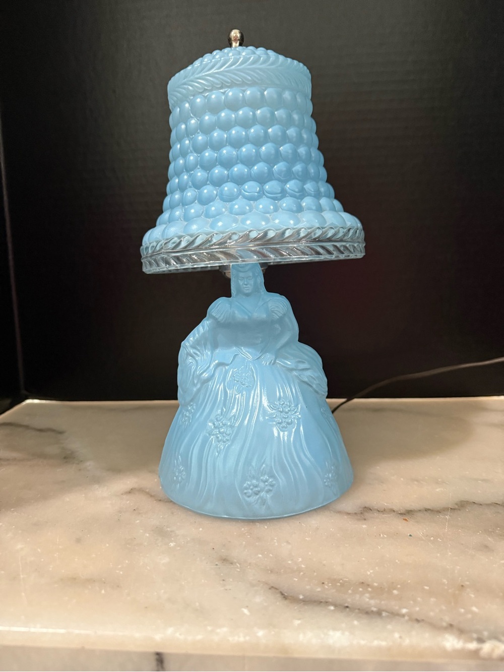 1930s L.E. Smith light blue milk glass Southern Belle boudoir lamp